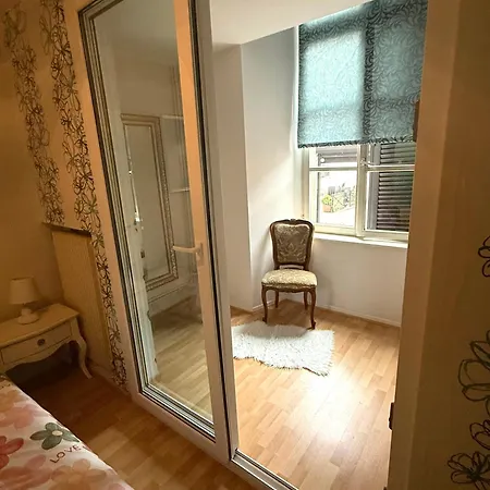 Petit Paradis 74 Grand Rue *