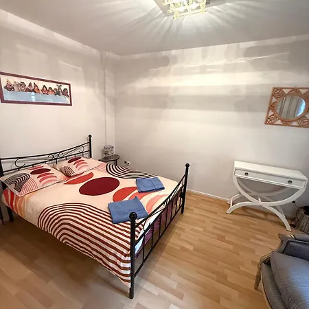 Petit Paradis 74 Grand Rue